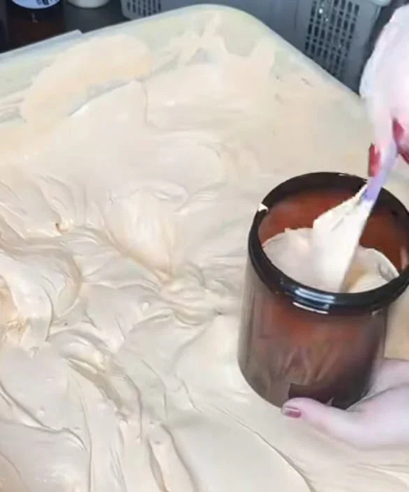 Gold Glow Zafrani Cream